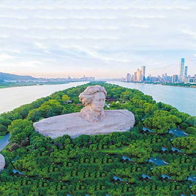 長(zhǎng)沙橘子洲景區(qū)毛澤東青年藝術(shù)雕像館